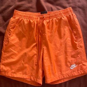 Nike Men’s Medium Woven Flow Shorts - worn a few times - very comfy